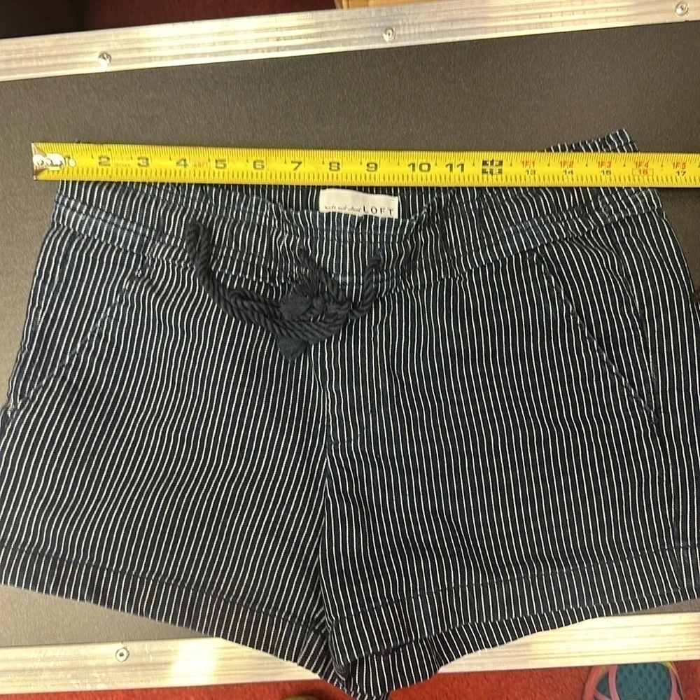 LOFT shorts size